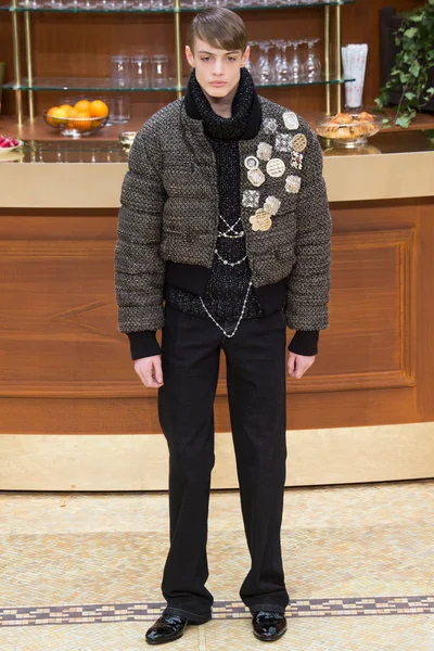 Look 26